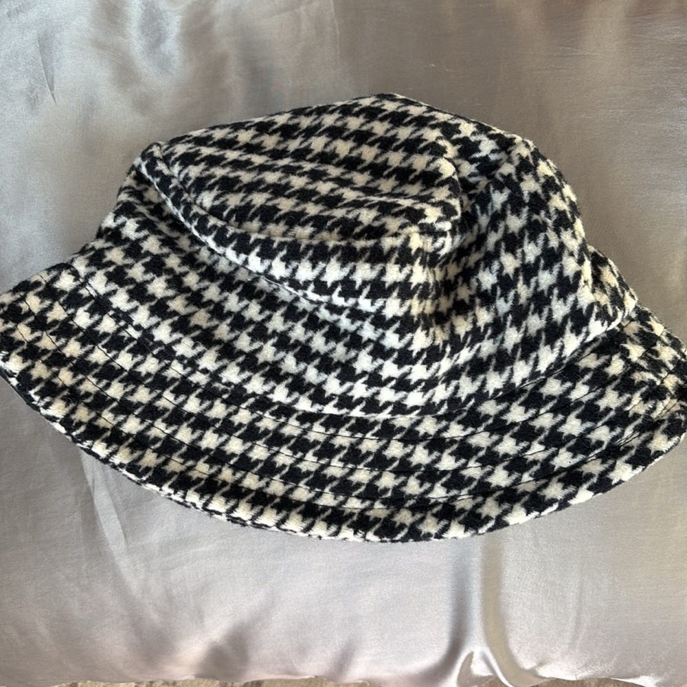 Bucket Hat - Picture 2 of 7